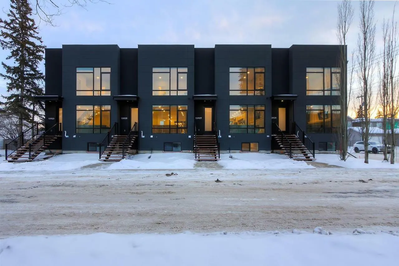 New Luxury Townhome Edmonton Tatil Evi