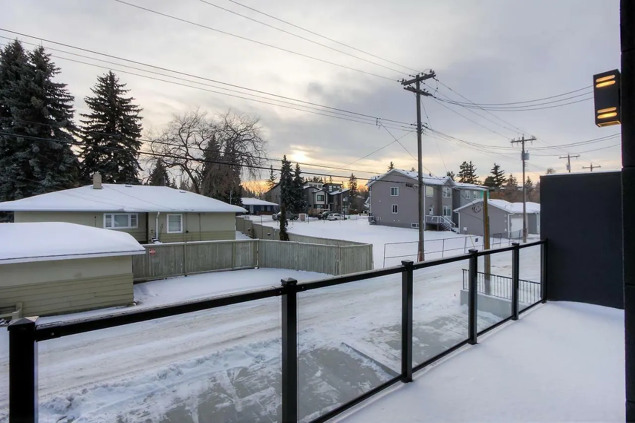 New Luxury Townhome Edmonton Tatil Evi